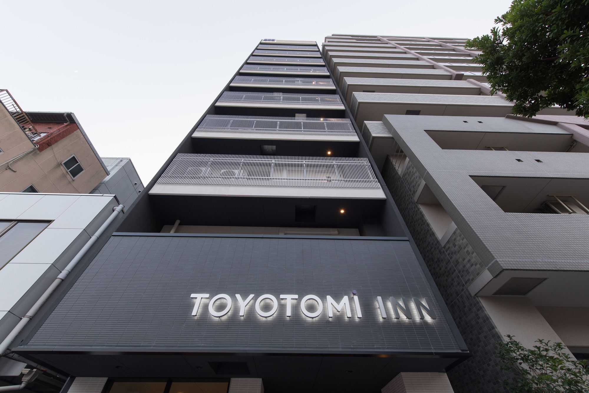 Toyotomi Inn 難波高津 Osaka Exteriör bild